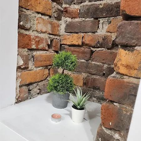 21 - Ghetto Heroes Square *