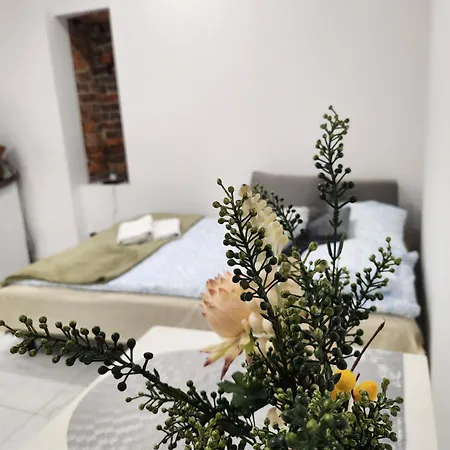 21 - Ghetto Heroes Square *