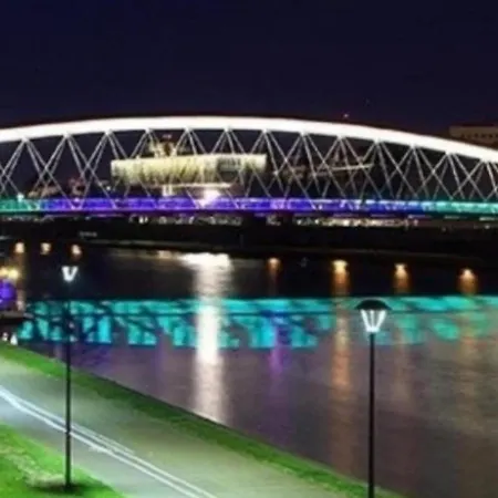 21 - Ghetto Heroes Square